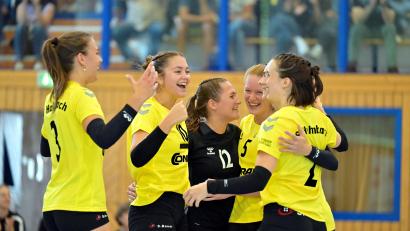 Archivbild: Hubert Ziegler
Die Volleyballerinnen des SV Hahnbach freuen sich am Samstagabend auf Leipzig.