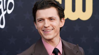 Bild: Jordan Strauss/Invision/AP/dpa
„Spider-Man“-Darsteller Tom Holland fühlt sich in seinem Superhelden-Anzug quasi nackt.