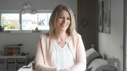 Bild: Gabi Schönberger
Daniela Minnich führt heute ein lebenswertes Leben - trotz eines schweren Schlaganfalls, den sie am 14. August 2022 erlitten hat.