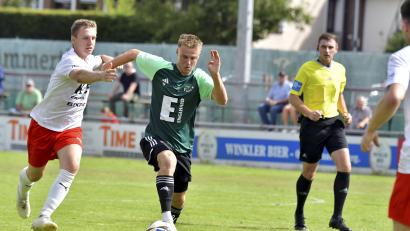 Archivbild: Hubert Ziegler
Mit Fabio Pirner (Zweiter von links) fehlt der DJK Ammerthal ein wichtiger Spieler bis zur Winterpause.