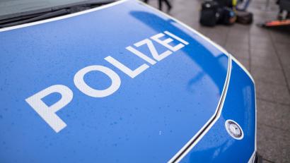 Symbolbild: Patrick Seeger/dpa
Bundespolizisten mussten sich am Mittwoch von einem Mann anrülpsen lassen.
