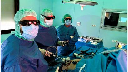 Bild: Boyan Minkow/exb
Boyan Minkov und sein Team nutzen die 3D-4K-ICG-Laparoskopie.