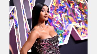 Bild: Evan Agostini/Invision/AP/dpa
Cardi B hat einen Auftritt wegen eines medizinischen Notfalls abgesagt.