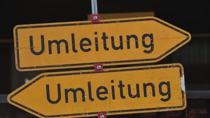 Symbolbild: Angelika Warmuth/dpa
Ab Montag, 28. Oktober, sind in Edelsfeld drei Straßen gesperrt.