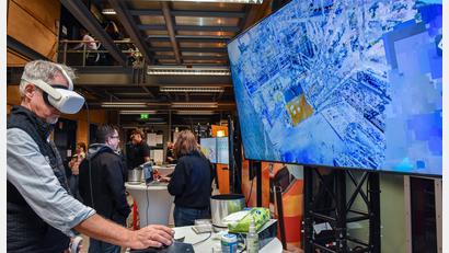 Bild: Stephan Huber
Modernste Technik zum Anfassen gab es bei der Nacht der Wissenschaft am Freitag an der Ostbayerischen Technischen Hochschule (OTH)