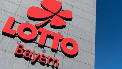 Bild: Sven Hoppe/dpa
Ein Mann aus Oberfranken hat rund 1,6 Millionen Euro im Lotto gewonnen.
