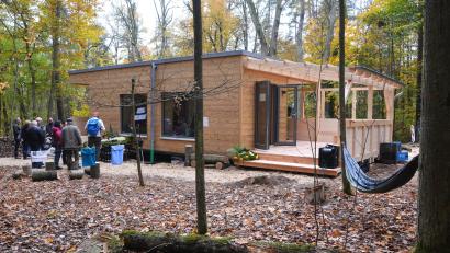 Bild: fdl
Das neu errichtete Gebäude des Waldkindergartens von außen.