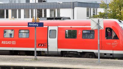 Bild: Petra Hartl
Die Pläne einer unterirdischen Verbindung zwischen dem Amberger Bahnhof und dem Mariahilfbergviertel könnten teuer werden. Gleichzeitig aber könnte sich die Investition für die Stadt Amberg auch ordentlich lohnen, was mögliche Förderungen angeht.