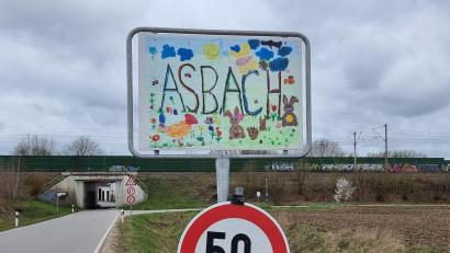 Symbolbild: Marcel Fath
Das Ortsschild von Asbach wurde geklaut.