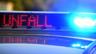 Bild: Stefan Puchner/dpa
Die Polizei sucht einen Fahrer, der für elf beschädigte Autos auf der A6 verantwortlich ist. (Symbolbild)