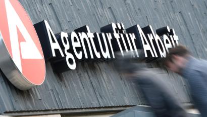 Bild: Arne Dedert
Die Zahl der Arbeitslosen im Agenturbezirk Weiden ist im Oktober 2024 gesunken, gegenüber dem Vorjahresmonat liegt sie aber deutlich höher.