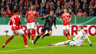 Bild: Torsten Silz/dpa
Der FC Bayern München hat mit einem klaren Sieg bei Mainz 05 das Pokal-Achtelfinale erreicht.