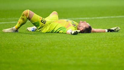 Bild: Uwe Anspach/dpa
Nürnbergs Torwart Christian Mathenia nach dem Pokal-Aus.