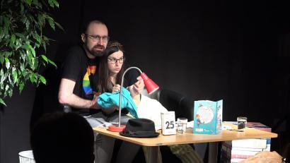 Bild: Florian  Wein/exb
Max Hegner und Theresa Weidhas stellen Geschichten mit dem Sams dar.