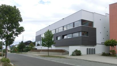 Archivbild: Landratsamt NEW/Prößl/exb
Das Hallenbad in Eschenbach schließt am Samstag, 12. Oktober, für Wartungsarbeiten an der Wasseraufbereitungsanlage, teilt das Landratsamt Neustadt/WN mit.