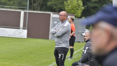 Archivbild: Hubert Ziegler
DJK-Trainer Markus Kipry rüttelte seine Spieler in der Halbzeit wach.