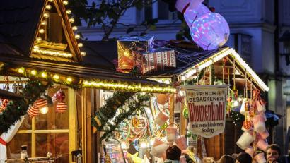Archivbild: Oliver Berg/dpa
Der Weihnachtsmarkt in Essen-Steele öffnet wieder als einer der ersten in NRW und Deutschland.