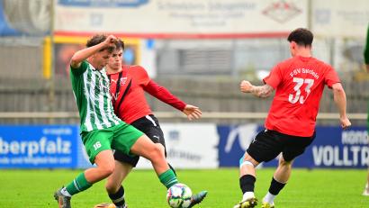 Archivbild: Thomas Schrems
Pascal Höcht (links) traf für den SV Mitterteich zur zwischenzeitlichen 1:0-Führung beim ASV Weisendorf.