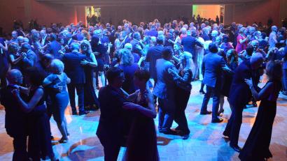 Bild: Kunz
Beim Bürger- und Polizeiball war die Max-Reger-Halle auch in diesem Jahr rappelvoll. Das Tanzparkett war stets gut gefüllt.