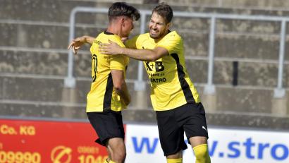 Archivbild: Hubert Ziegler
Alexander Kloos (rechts) erzielte für den FC Amberg den Treffer zum 1:1-Endstand bei der SpVgg Deggendorf.