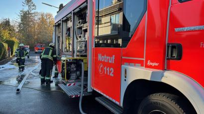 Bild: Gabi Schönberger
Feuerwehreinsatz in der Heidestraße am Montagnachmittag: Dort war aus einem Kellerschacht eine Menge Rauch aufgestiegen.
