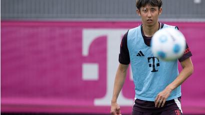 Bild: Sven Hoppe/dpa
Bayerns Hiroki Ito ist wieder verletzt.