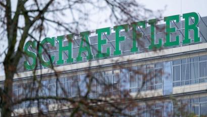 Bild: Pia Bayer/dpa
Blick auf die Zentrale des Automobil- und Industriezulieferers Schaeffler in Mittelfranken.