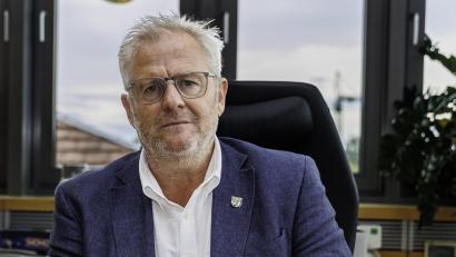 Bild: Hösamer
Oberbürgermeister Andreas Feller sieht sich einem Disziplinarverfahren ausgesetzt, das die Landesanwaltschaft Bayern gegen ihn eingeleitet hat.