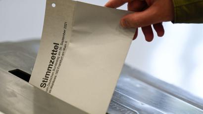 Symbolbild: Arne Dedert/dpa
Im nächsten Jahr wird ein neuer Bundestag gewählt - die Frage ist nur: wann?