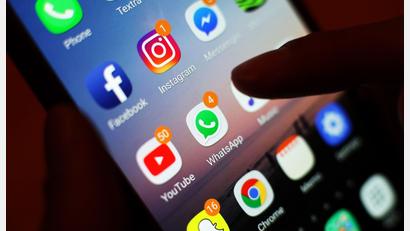 Bild: Yui Mok/PA Wire/dpa
Bisher werden Altersbeschränkungen für soziale Netzwerke fast nirgendwo kontrolliert. (Symbolbild)