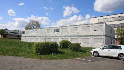 Archivbild: wro
Einst standen die Schulcontainer in Wiesau, dann kamen sie zur Pestalozzi-Schule nach Weiden. Künftig sollen sie in der Albert-Schweitzer-Schule die Offene Ganztagsschule beherbergen.