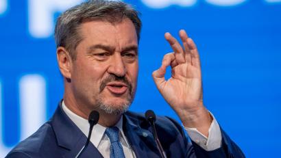 Archivbild: Peter Kneffel/dpa
Markus Söder will im bevorstehenden Wahlkampf keine Schlammschlacht.