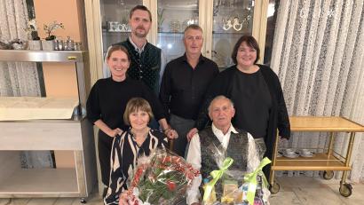Bild: tok
Stehend von links nach rechts: Rita Fichtl, Martin Meiler, Wolfgang Meiler, Ulrike Mohr (Stefan Meiler fehlt krankheitsbedingt)
Sitzend: Elisabeth und Martin Meiler