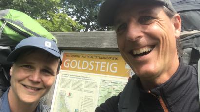 Bild: Oliver Machander
Oliver und Regina Machander beim Start ihrer Wanderung in Marktredwitz.