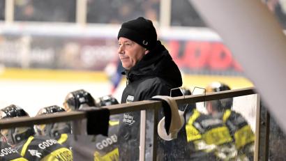 Bild: Hubert Ziegler
Dirk Salinger, Trainer ERSC Amberg, fordert im Heimspiel gegen Landsberg einen Sieg.