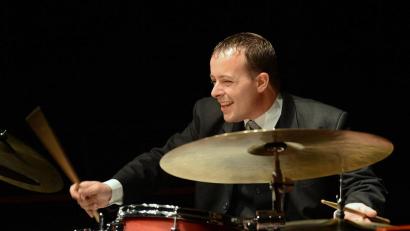 Bild: Gerhard Richter/exb
Schlagzeuger Bernd Reiter kommt mit seiner Band "Thad Jones@100" zum Jazz-Herbst nach Weiden.