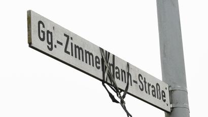 Bild: Gabi Schönberger
Am 24. November soll in einem Bürgerentscheid über eine etwaige Umbenennung der Georg-Zimmermann-Straße abgestimmt werden.