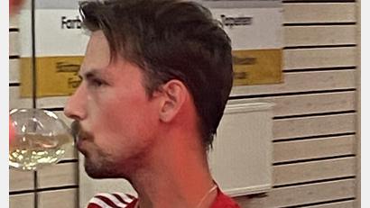 Bild: otr
Prost auf den Derbysieg! Jan Hautmann legte mit erstligareifen 659 Kegelpunkten den Grundstock für den Luhe-Wildenauer Sieg.