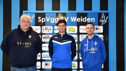 Bild: Nachtigall
SpVgg-SV-Sportdirektor Rüdiger Hügel (links) mit dem künftigen NLZ-Leiter Oliver Eckl (Mitte) und Christian Most, der im Sommer das NLZ verlässt und Trainer beim SV Schwandorf-Ettmannsdorf wird.