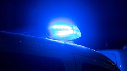 Symbolbild: Sarah Knorr/dpa
Die Weidener Polizei ermittelt nach einem kleinen Brand an einer Bushaltestelle.
