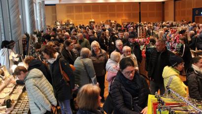 Bild: prh
Ein Besuchermagnet war einmal mehr der Hobbykünstlermarkt in und um die Neustädter Stadthalle. Das Angebot war üppig, breit gefächert und qualitativ hochwertig.