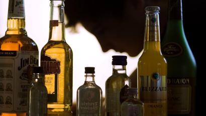 Bild: Jens Büttner/dpa
In Amberg haben es Diebe auf Alkohol abgesehen.