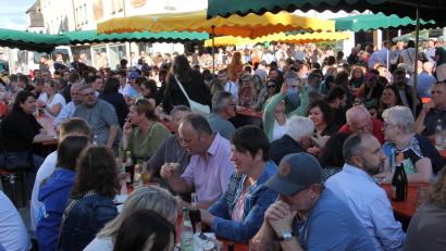 Archivbild: kro
Beim Bürgerfest wurde heuer kräftig und ausgiebig gefeiert. Das Bürgerfest 2026 wird Teil des Tirschenreuther Kultur-Sommers sein.