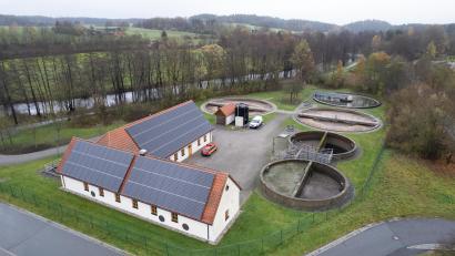 Bild: rw
Die Stadt Erbendorf erhöht ab Januar die Wasser- und Abwassergebühren deutlich. Grund sind gestiegene Kosten und hohe Investitionen.