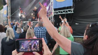 Archivbild: Kunz
Eine volle Hütte, beziehungsweise ein voller Sportplatz, dürfte beim Oberpfalzfestival am 12. Juli 2025 in Tännesberg wieder gewiss sein.