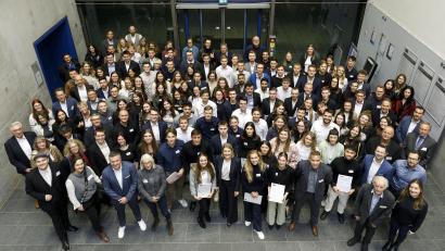 Bild: OTH Regensburg /Florian Hammerich
Die OTH Regensburg hat 107 Studentinnen und Studenten mit dem Deutschlandstipendium ausgezeichnet.
