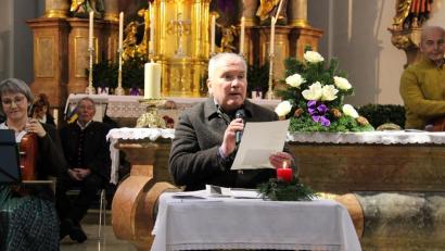 Bild: prh
Seit 1995 organisiert Bertram Erhardt Adventsingen in der Kreisstadt. Er gestaltet nicht nur das Programm, sondern wirkt auch als Sprecher mit.