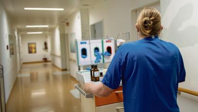 Bild: Zacharie Scheurer/dpa
Auf einer Palliativstation ist kein Tag wie der andere. Die Pflege wird an die Bedürfnisse jedes Patienten angepasst.