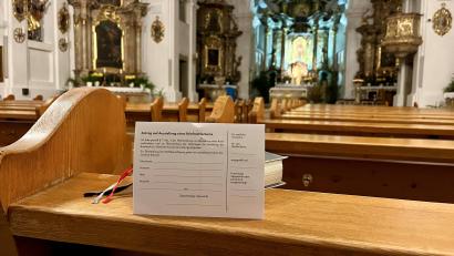 Bild: Gabi Schönberger
Am Sonntag, 24. November, werden die neuen Kirchenverwaltungen in den katholischen Pfarreien gewählt. Die Kandidaten sind bekannt. Die neuen Kirchenverwaltungen werden sich ab Januar sechs Jahre lang vor allem um die finanziellen Grundlagen für Personal und Verwaltung kümmern.