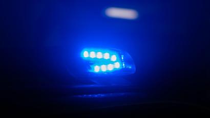 Symbolbild: Robert Michael/dpa
Ein 97-Jähriger hat seine Ehefrau in Bad Füssing mutmaßlich mit einer Pistole bedroht.